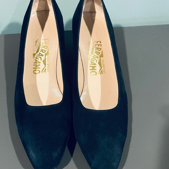 FERRAGAMO SUEDE SHOES - Picture 2 of 8